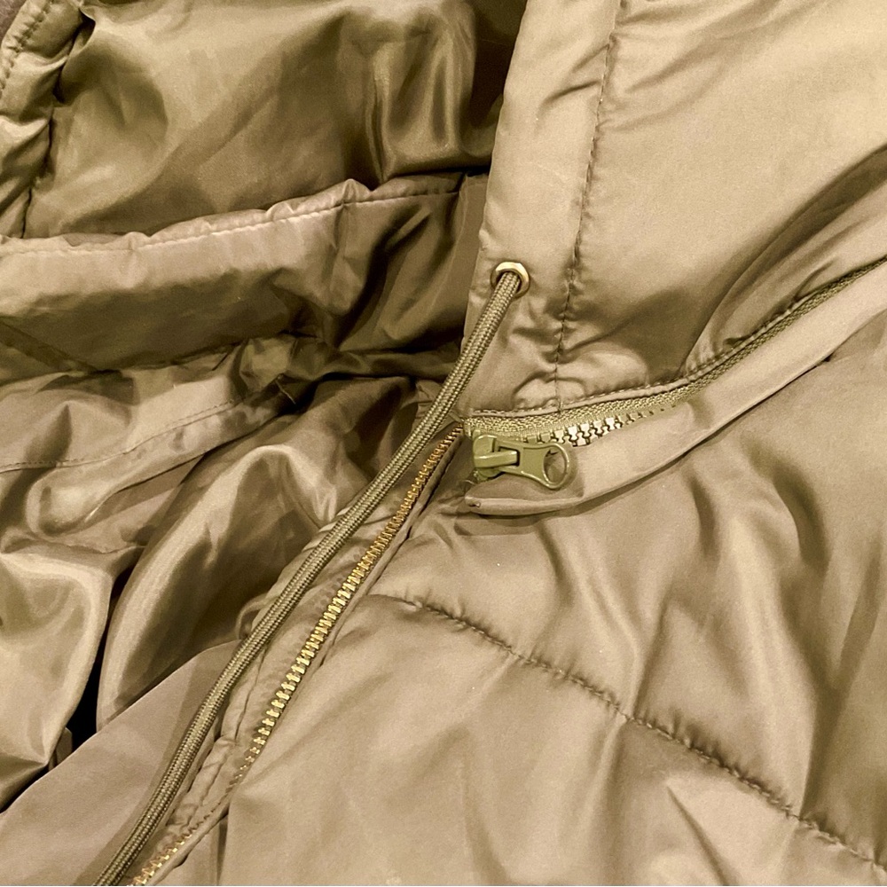 Olive Green Puffer Vest mid size. - Picture 9 of 9